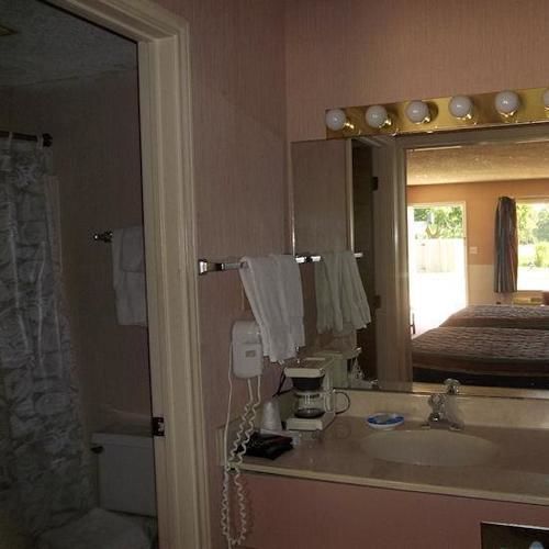 Columbia Lakes Hotel & Conference Center West Columbia Εξωτερικό φωτογραφία